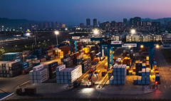 <b>跨境物流向上图强</b>